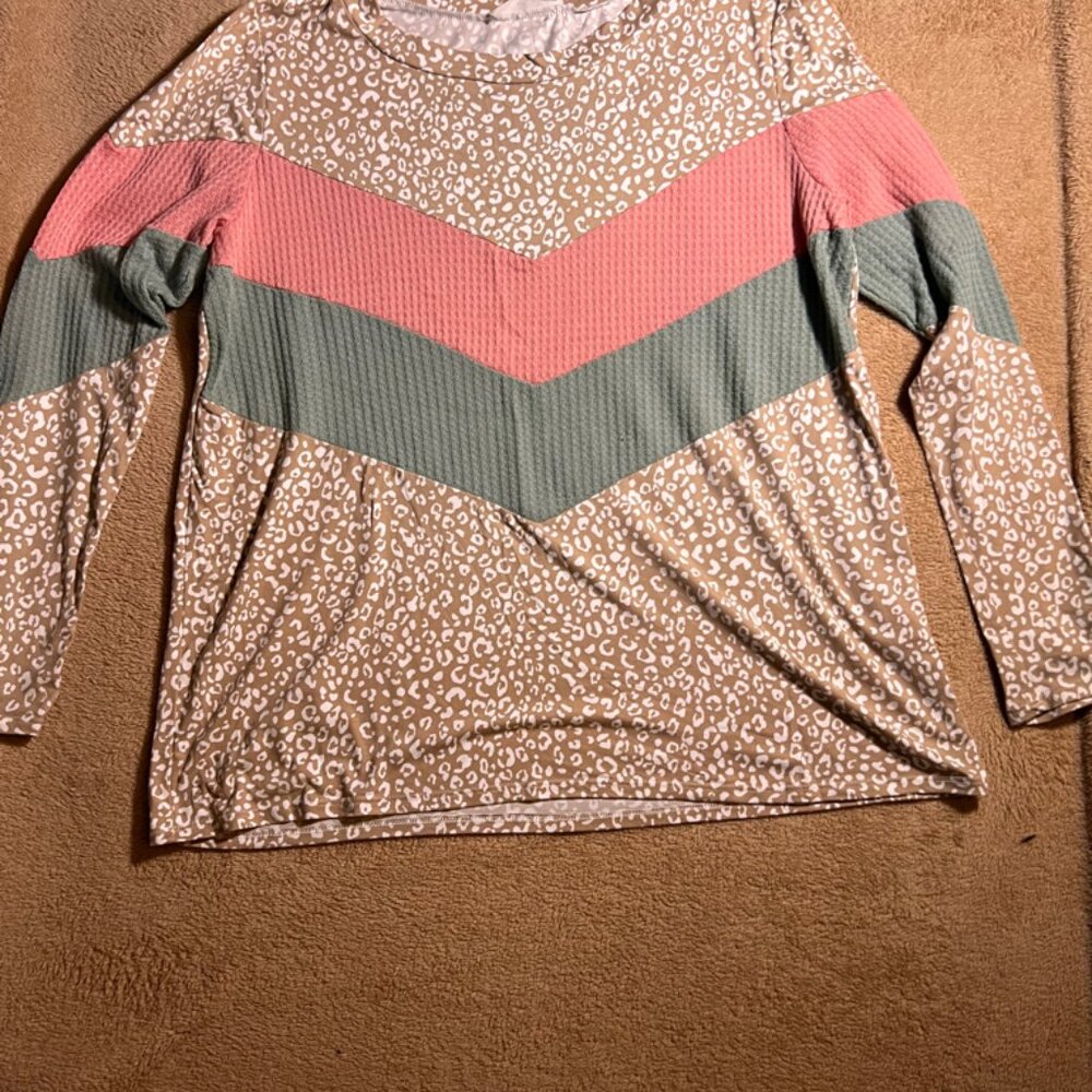 Haptics by Holly Harper Women LG Chevron Cheetah Texture Pullover‎ Oversized Top